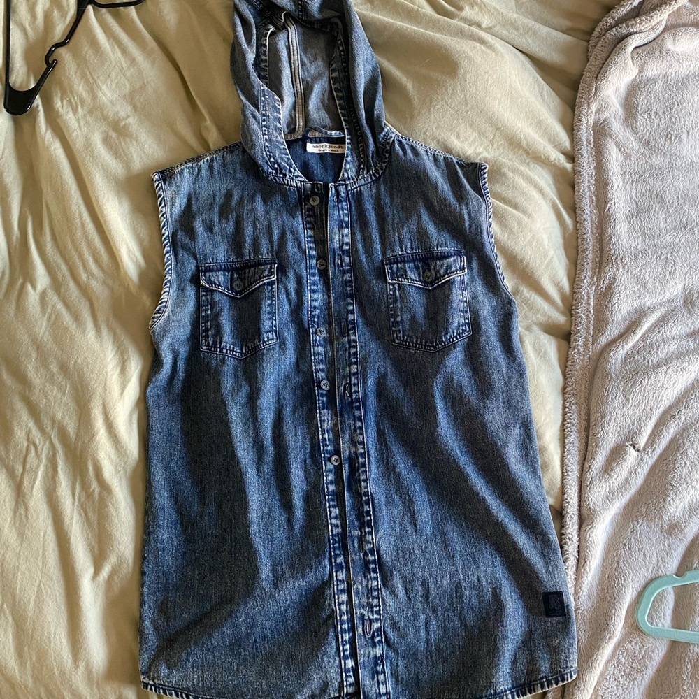 Used Anerkjendt Sleeveless Jean shirt - Medium